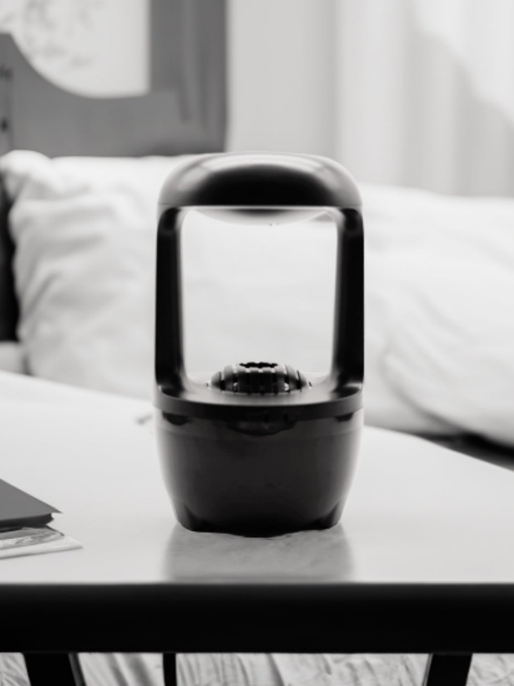 Anti-Gravity Humidifier